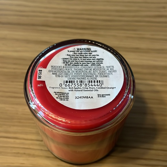 Bath & Body Works Single Wick Candle. Winter Candy Apple. - Picture 3 of 3